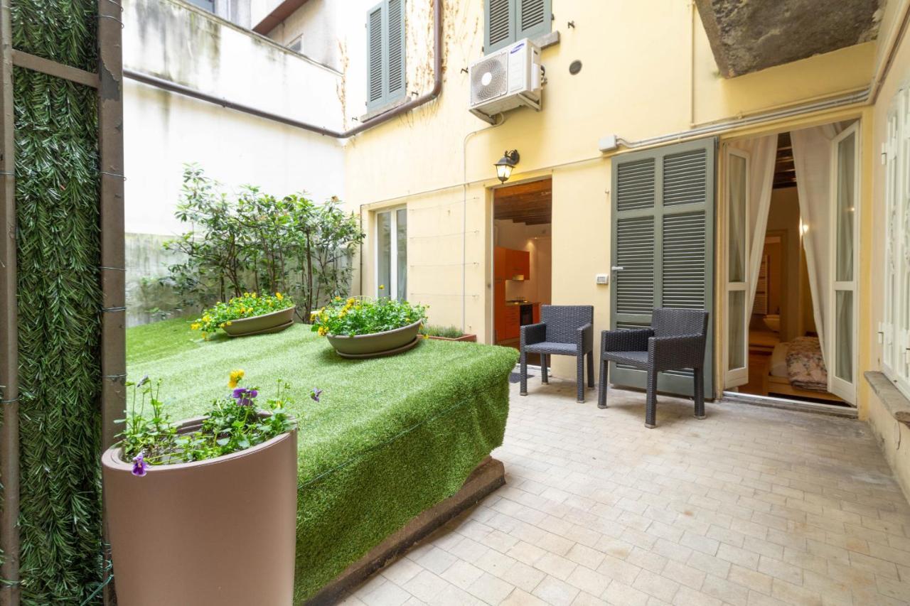 La Piccola Corte Al 24 - Affitti Brevi Italia เลคโค ภายนอก รูปภาพ