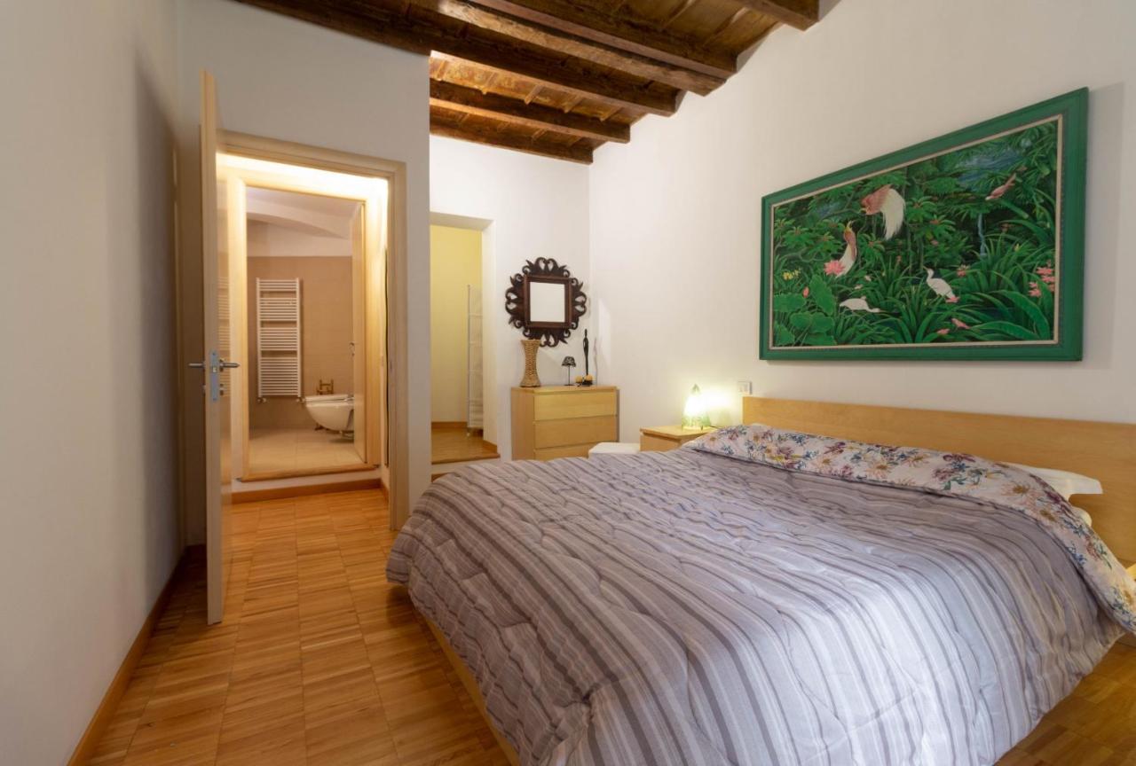 La Piccola Corte Al 24 - Affitti Brevi Italia เลคโค ภายนอก รูปภาพ