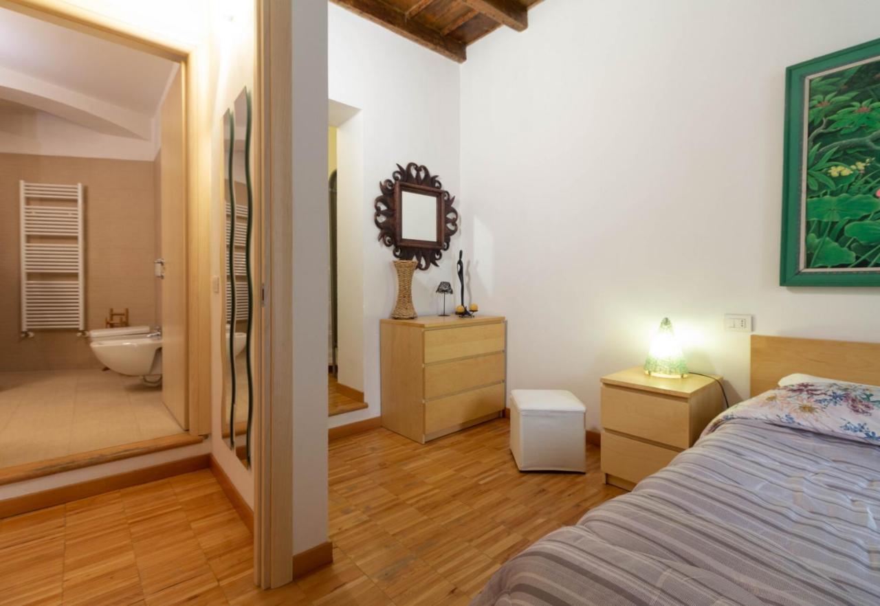 La Piccola Corte Al 24 - Affitti Brevi Italia เลคโค ภายนอก รูปภาพ